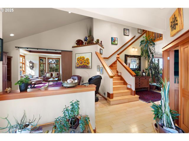 94190 KIRKENDALL Ln, North Bend, OR 97459