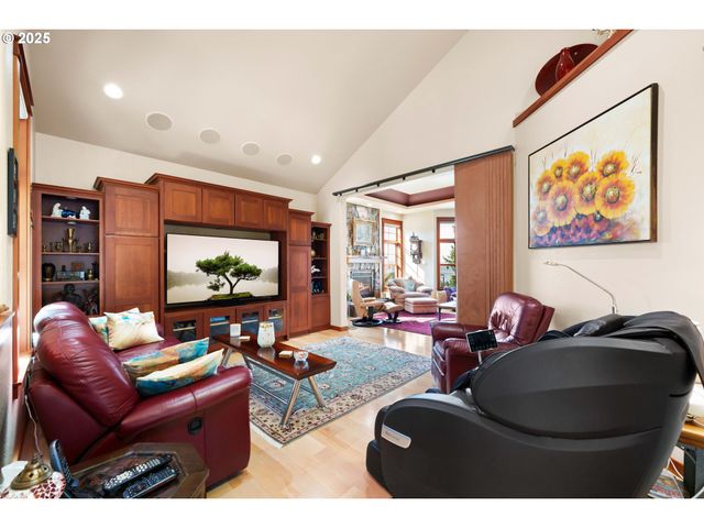 94190 KIRKENDALL Ln, North Bend, OR 97459