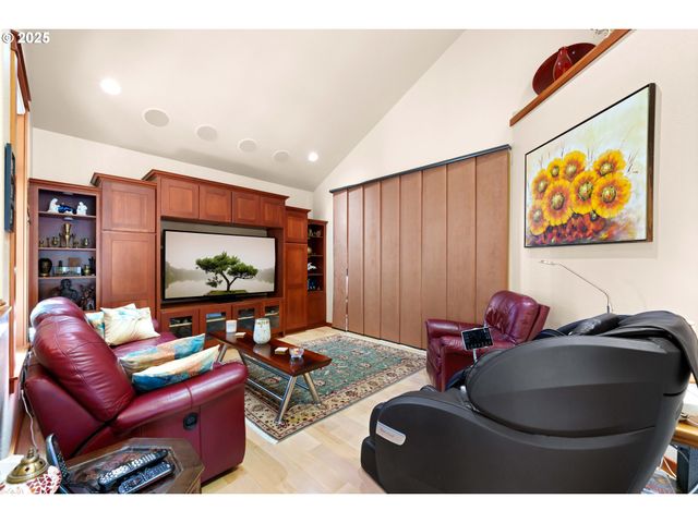 94190 KIRKENDALL Ln, North Bend, OR 97459