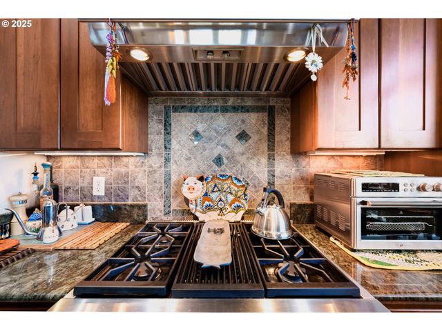 94190 KIRKENDALL Ln, North Bend, OR 97459