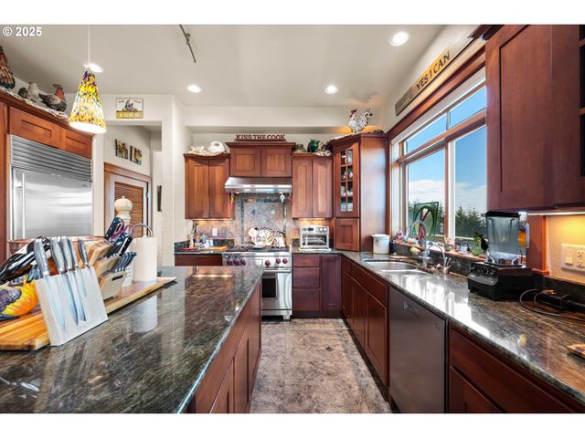 94190 KIRKENDALL Ln, North Bend, OR 97459