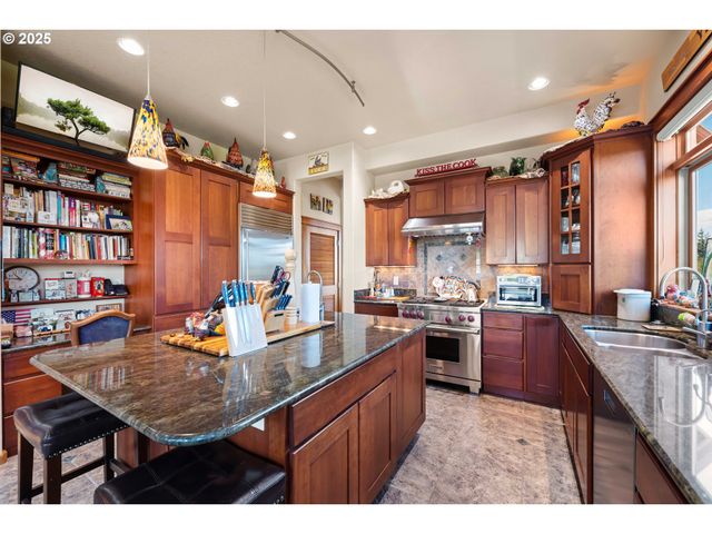 94190 KIRKENDALL Ln, North Bend, OR 97459