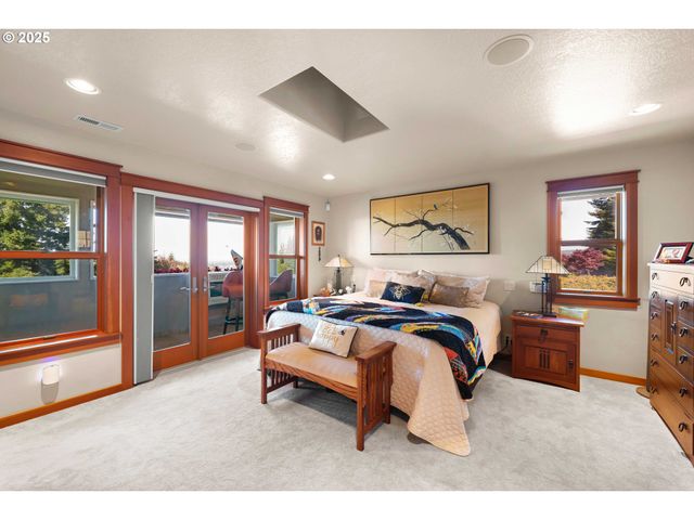 94190 KIRKENDALL Ln, North Bend, OR 97459