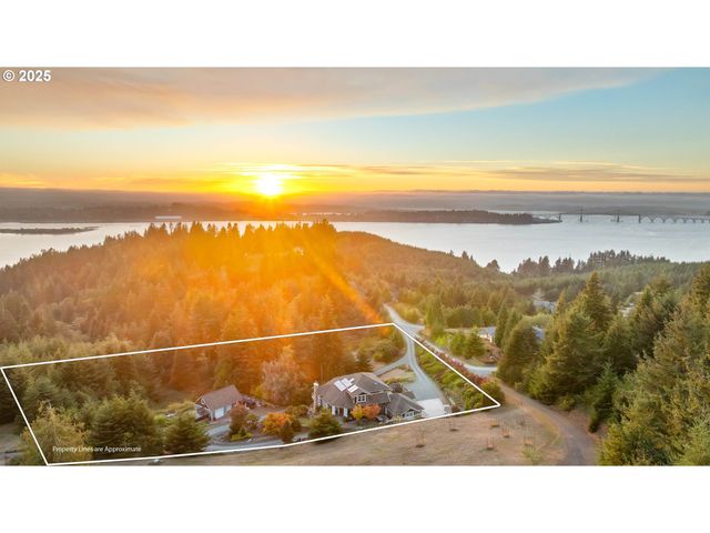 94190 KIRKENDALL Ln, North Bend, OR 97459