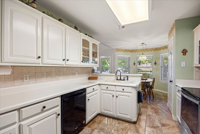 9008 Magnolia Vale Drive, Granbury, TX 76049