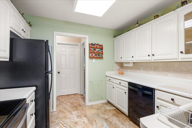 9008 Magnolia Vale Drive, Granbury, TX 76049
