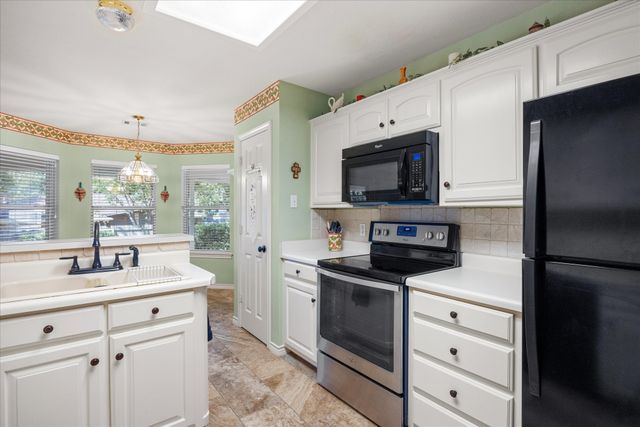 9008 Magnolia Vale Drive, Granbury, TX 76049
