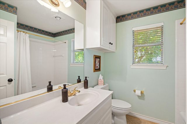 9008 Magnolia Vale Drive, Granbury, TX 76049