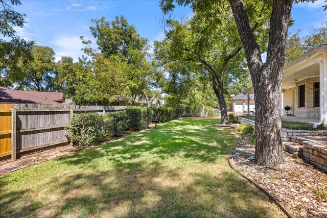 9008 Magnolia Vale Drive, Granbury, TX 76049