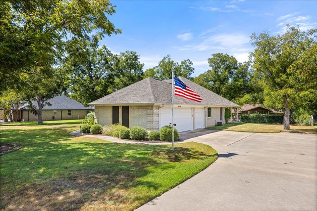 9008 Magnolia Vale Drive, Granbury, TX 76049