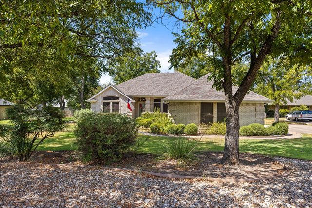 9008 Magnolia Vale Drive, Granbury, TX 76049