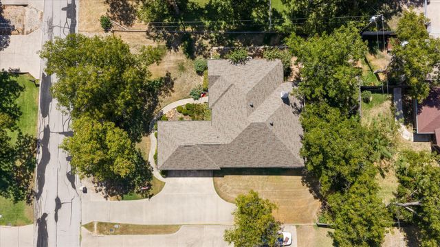 9008 Magnolia Vale Drive, Granbury, TX 76049