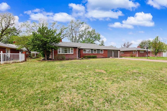 1649 N Womer Dr, Wichita, KS 67203