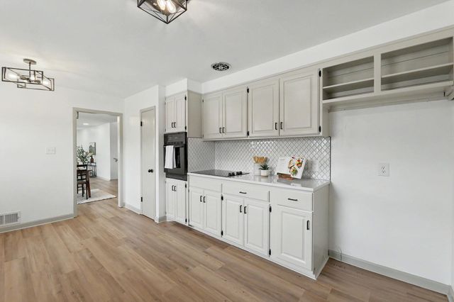 1649 N Womer Dr, Wichita, KS 67203