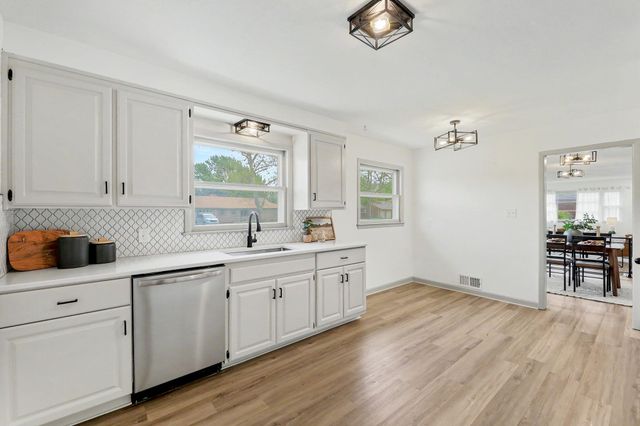 1649 N Womer Dr, Wichita, KS 67203