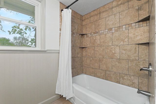 1649 N Womer Dr, Wichita, KS 67203