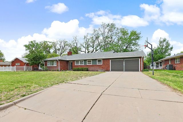 1649 N Womer Dr, Wichita, KS 67203