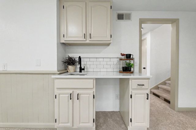 1649 N Womer Dr, Wichita, KS 67203