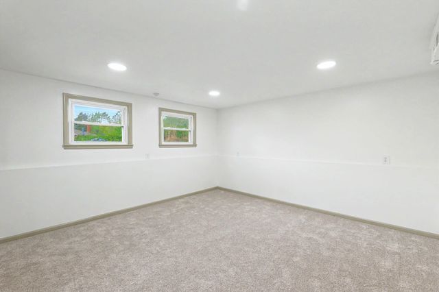 1649 N Womer Dr, Wichita, KS 67203