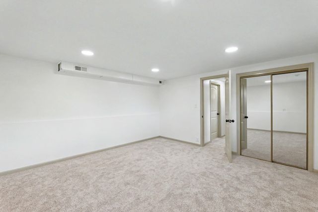 1649 N Womer Dr, Wichita, KS 67203