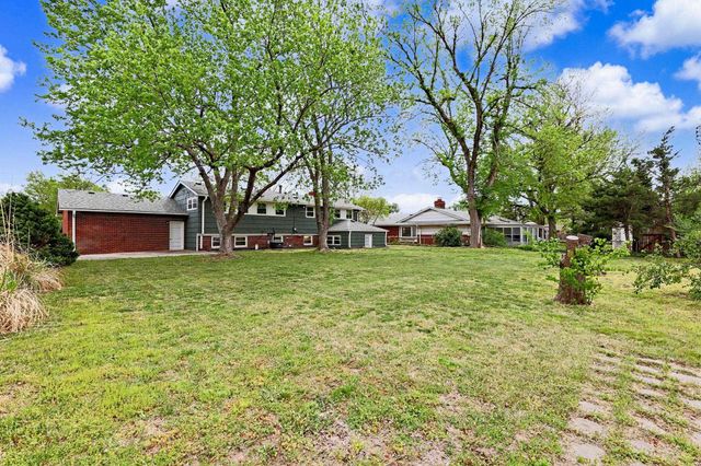 1649 N Womer Dr, Wichita, KS 67203