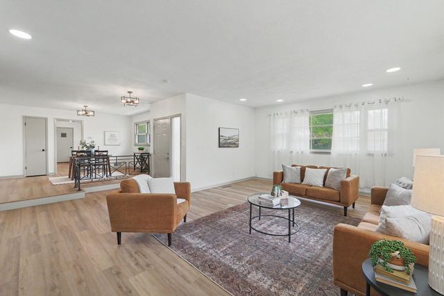 1649 N Womer Dr, Wichita, KS 67203