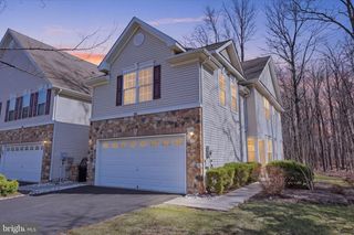 95 KNOX CT, Pennington, NJ 08534