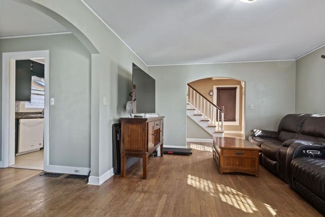 1709 White Bear Avenue N, Maplewood, MN 55109