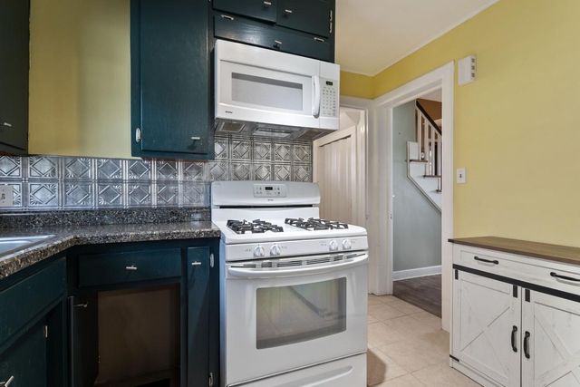 1709 White Bear Avenue N, Maplewood, MN 55109