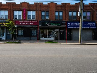 75-20 Metropolitan Avenue, Middle Village, NY 11379
