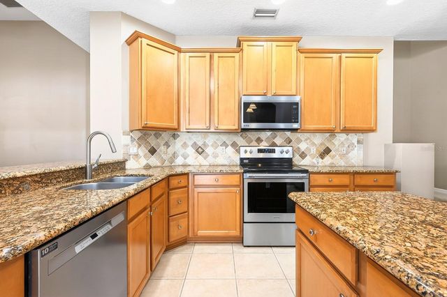 3965 EMERALD ESTATES CIRCLE, Apopka, FL 32703