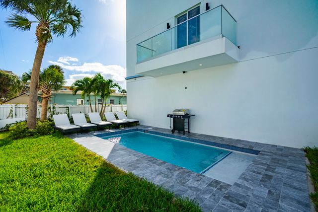 1006 N Riverside Drive, Pompano Beach, FL 33062