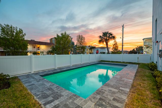 1006 N Riverside Drive, Pompano Beach, FL 33062