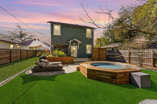 1506 E KNOLLWOOD STREET, Tampa, FL 33610