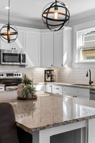 1506 E KNOLLWOOD STREET, Tampa, FL 33610