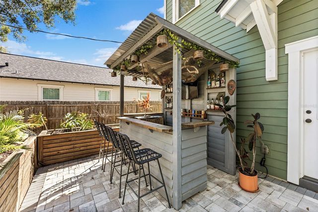 1506 E KNOLLWOOD STREET, Tampa, FL 33610