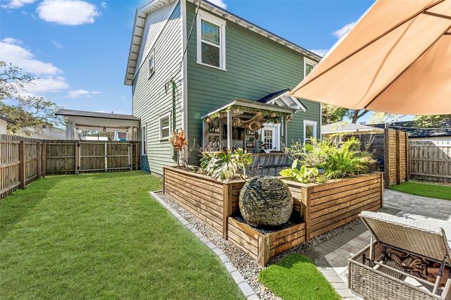 1506 E KNOLLWOOD STREET, Tampa, FL 33610