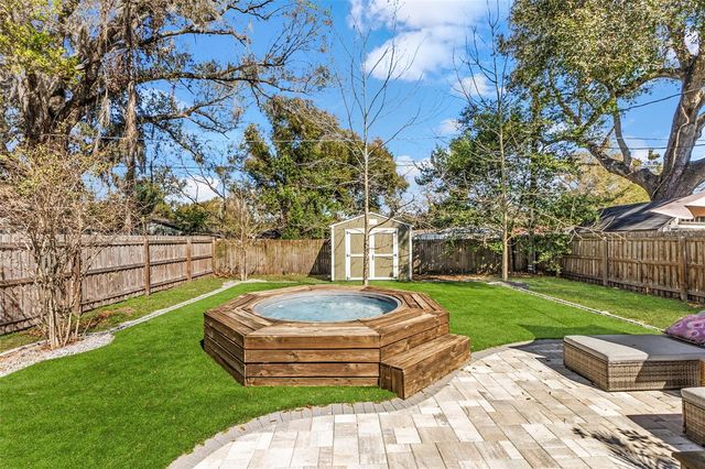 1506 E KNOLLWOOD STREET, Tampa, FL 33610