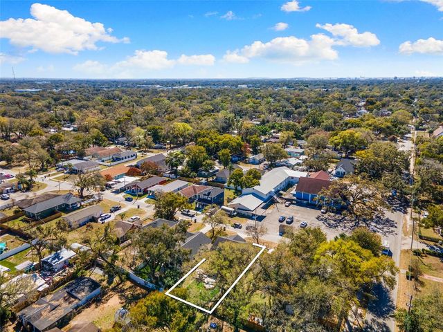 1506 E KNOLLWOOD STREET, Tampa, FL 33610