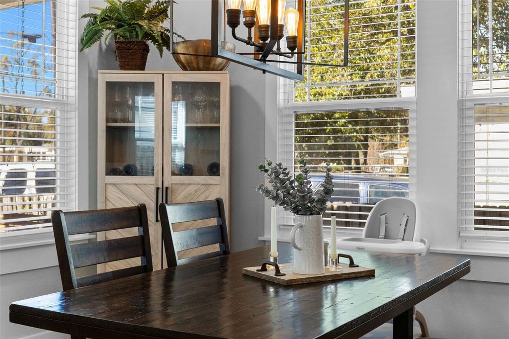 Image 12 of property listing at 1506 E KNOLLWOOD STREET, Tampa, FL 33610