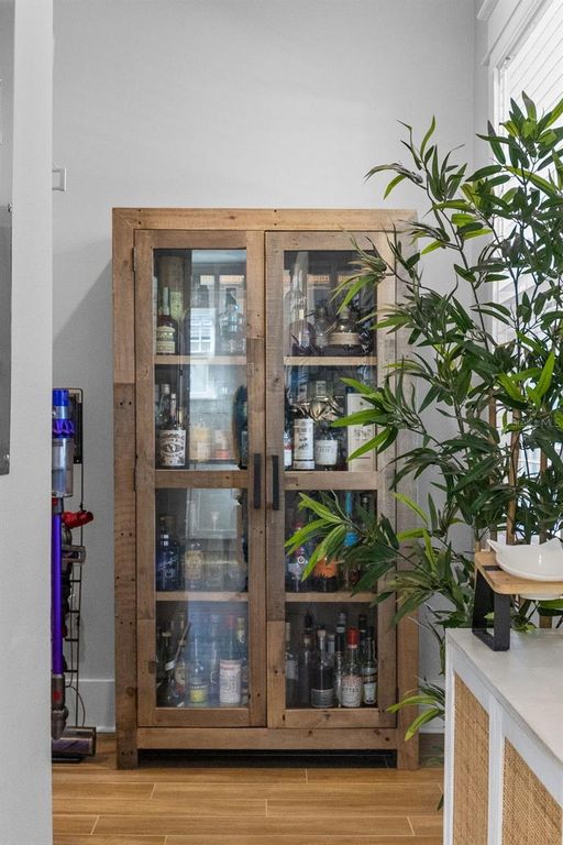 Image 14 of property listing at 1506 E KNOLLWOOD STREET, Tampa, FL 33610