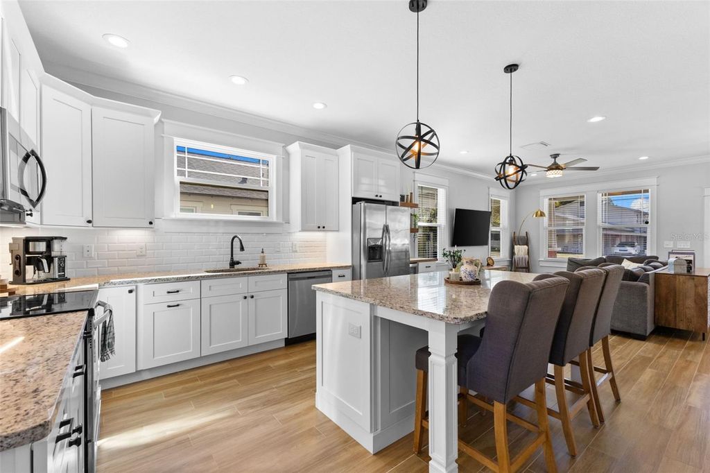 Image 20 of property listing at 1506 E KNOLLWOOD STREET, Tampa, FL 33610