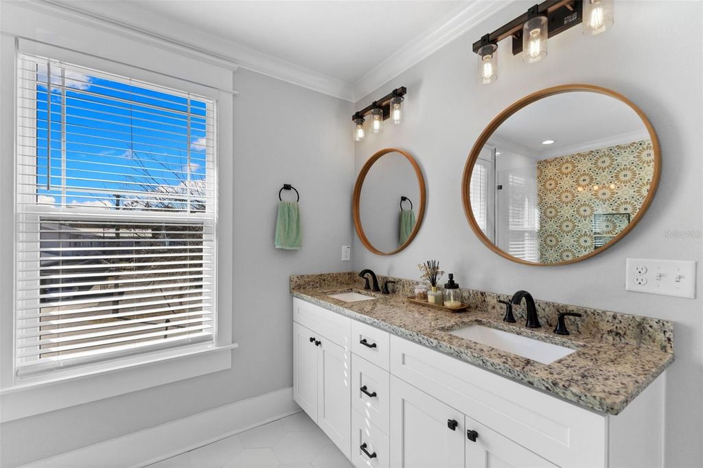 Image 31 of property listing at 1506 E KNOLLWOOD STREET, Tampa, FL 33610