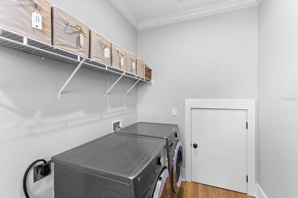 Image 36 of property listing at 1506 E KNOLLWOOD STREET, Tampa, FL 33610