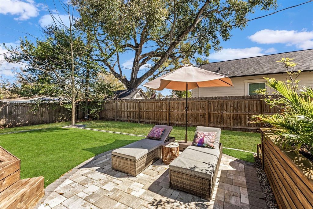 Image 47 of property listing at 1506 E KNOLLWOOD STREET, Tampa, FL 33610