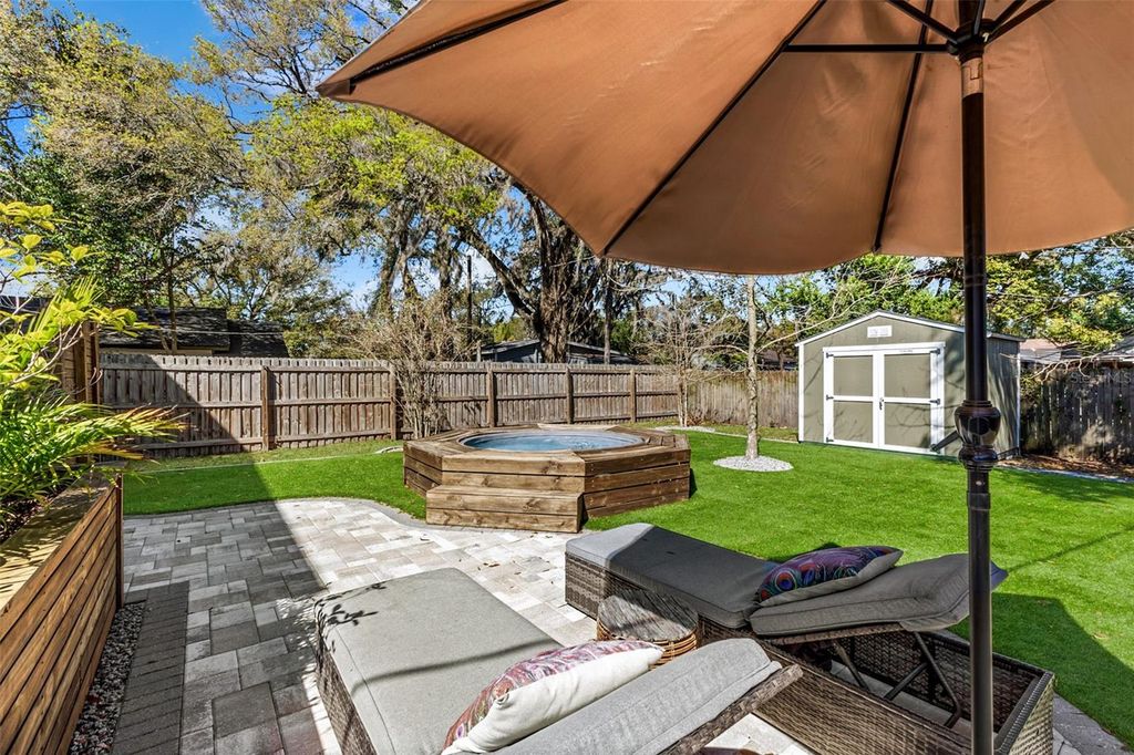 Image 49 of property listing at 1506 E KNOLLWOOD STREET, Tampa, FL 33610