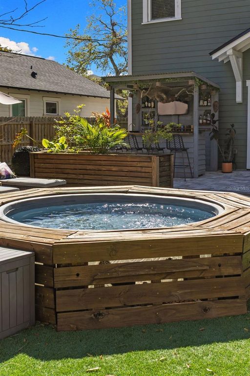 Image 53 of property listing at 1506 E KNOLLWOOD STREET, Tampa, FL 33610