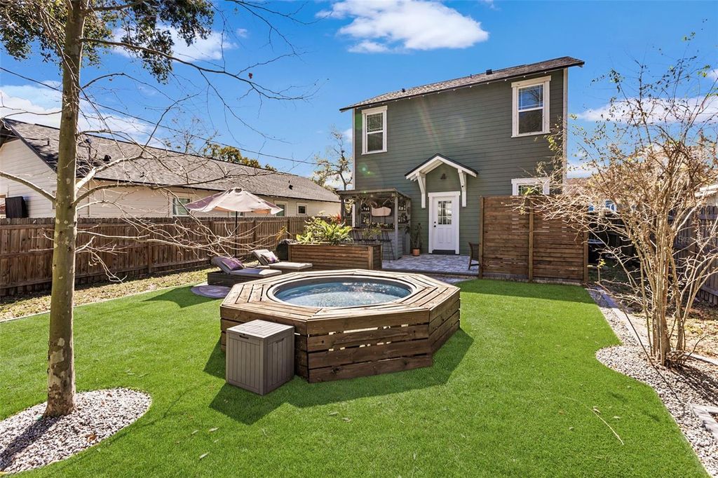 Image 57 of property listing at 1506 E KNOLLWOOD STREET, Tampa, FL 33610