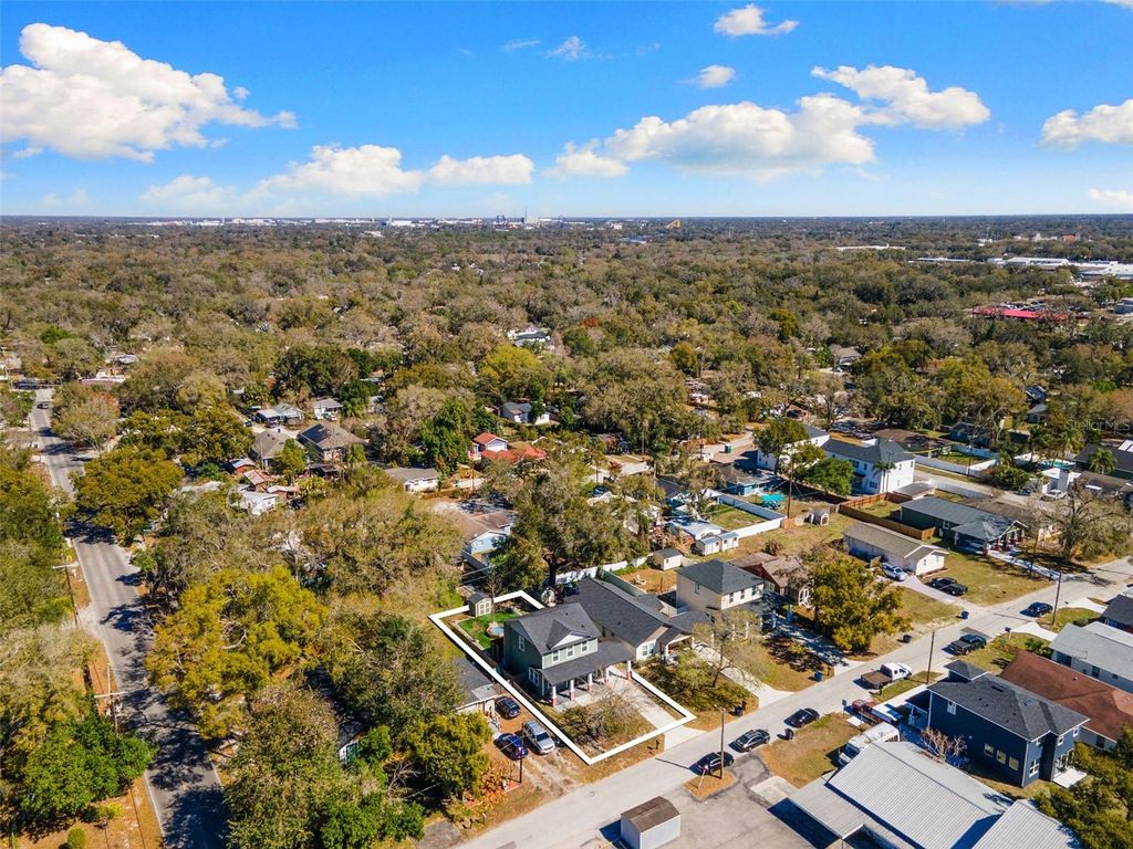 Image 64 of property listing at 1506 E KNOLLWOOD STREET, Tampa, FL 33610