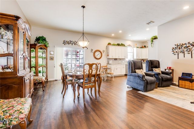 903 Valentina, Lower Burrell, PA 15068